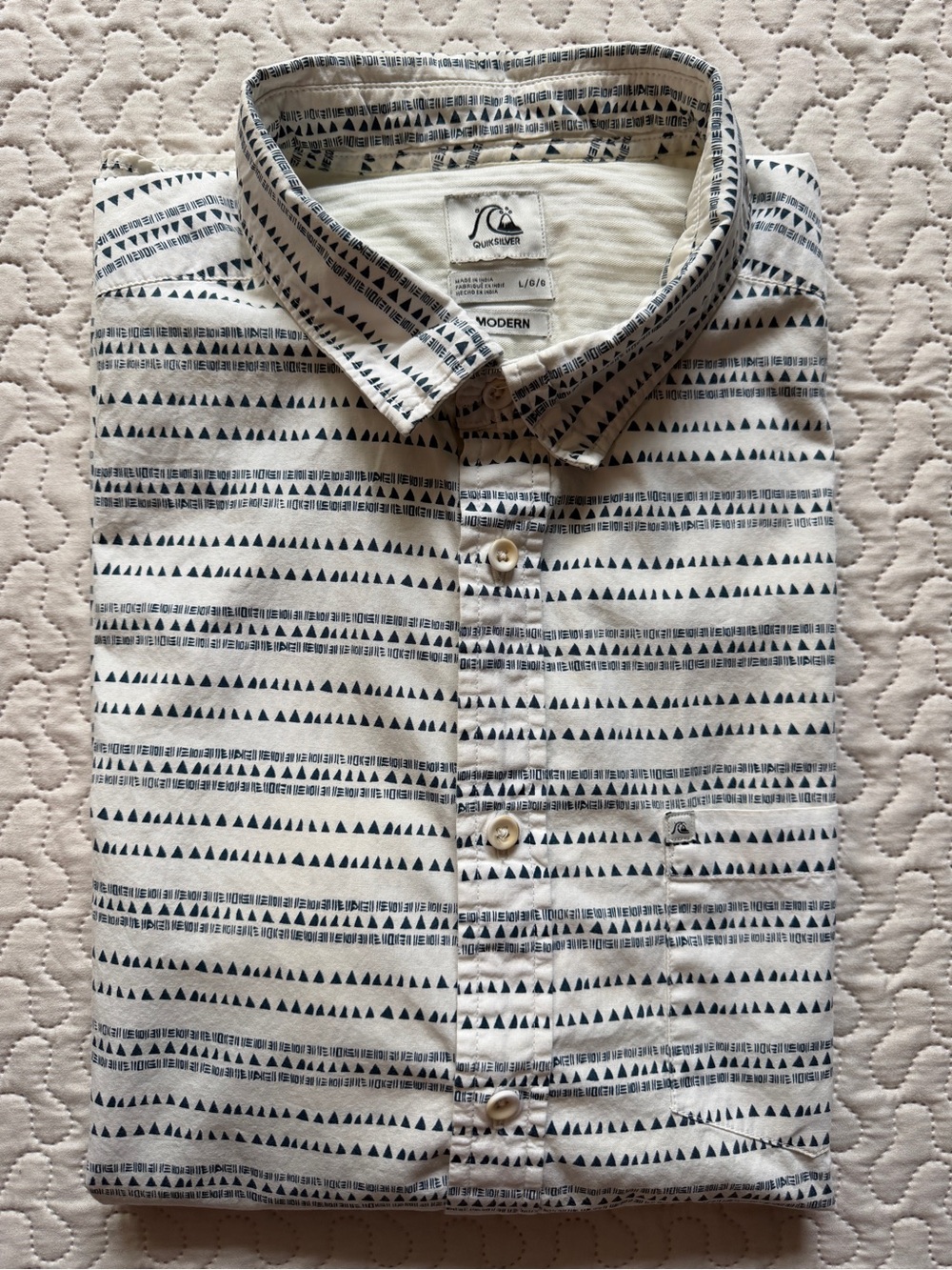 Quiksilver Large 100% Cotton White Button-Up Shirt With Geometric Stripes